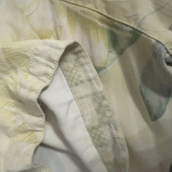 Tommy Bahama 100% Silk Short Sleeve Camp Shirt – Size Small - Picture 13 of 16
